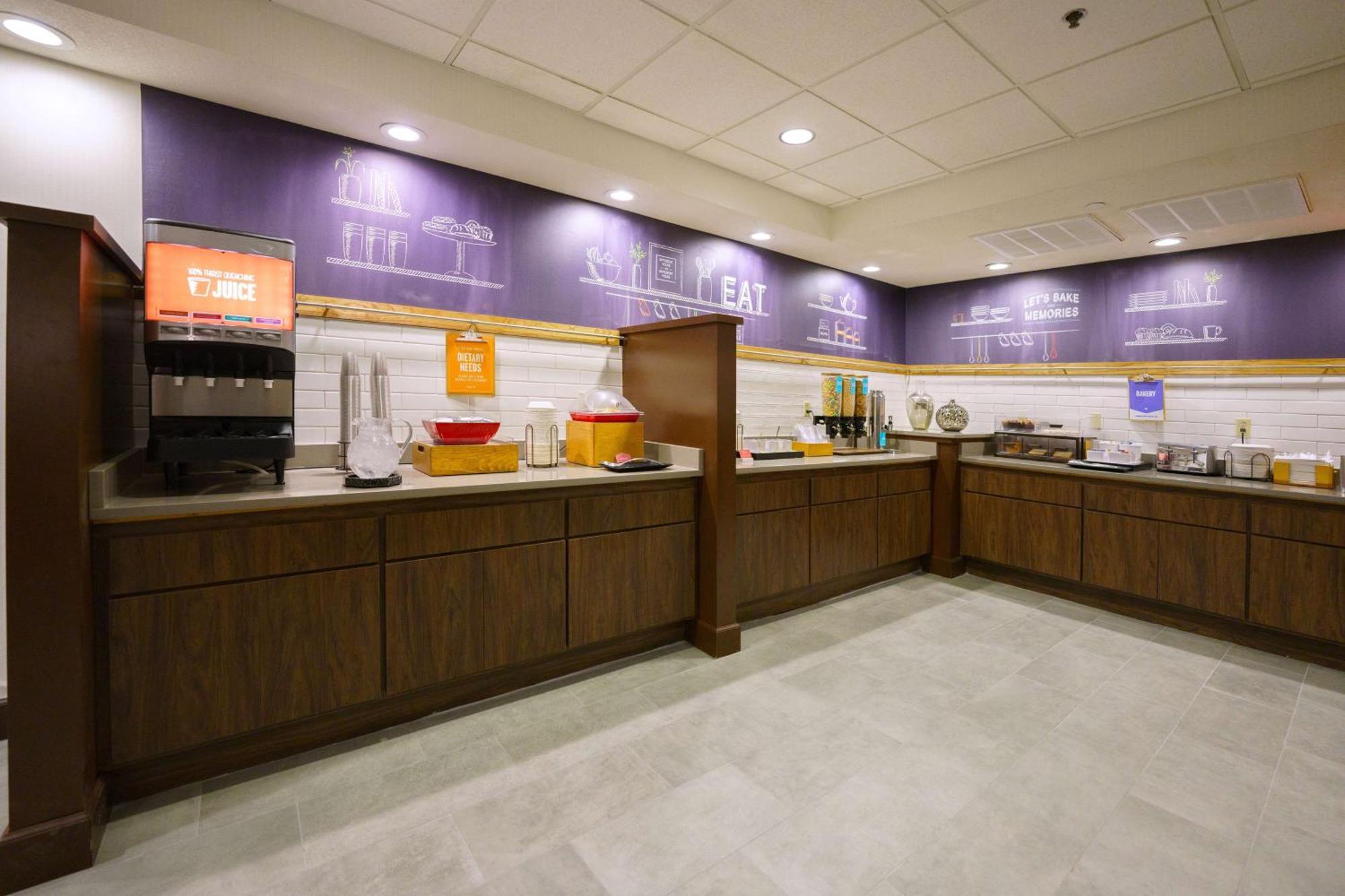 Hampton Inn Hays-North Of I-70 Exterior foto